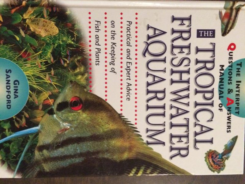 The tropical freshwater aquarium<br />Practical and Expert Advice on the Keeping of Fish and Plants<br />Verð 3.500 kr