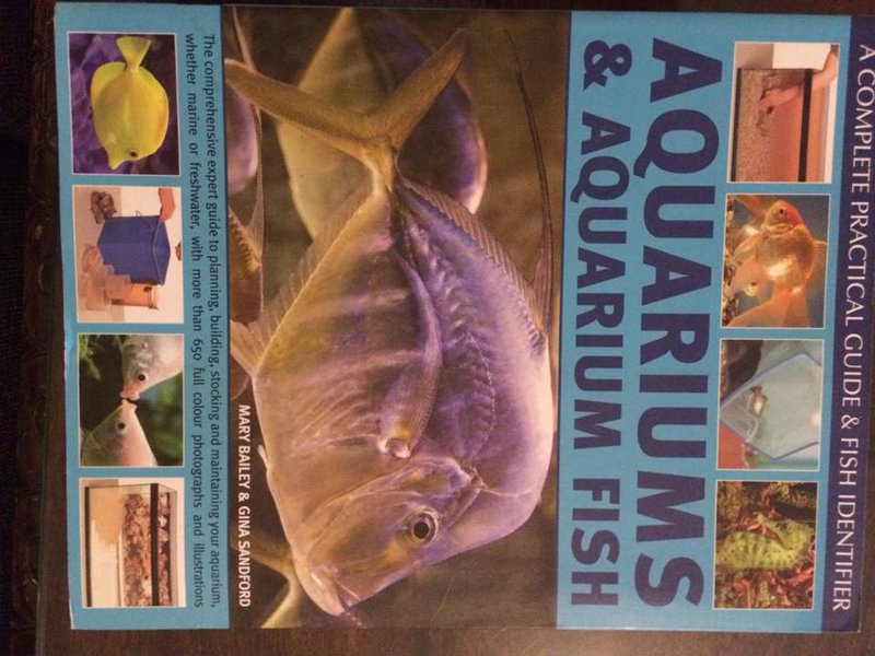 Aquariums &amp; Aquarium fish<br />The comprehensive expert guide to planning, building, stocking and maintaining your aquarium, whether marine or freshwater, with more than 650 full colour photographs and illustrations<br />Verð 5.000 kr